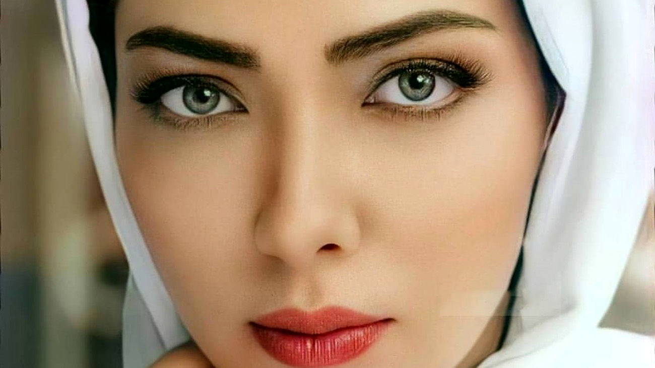 رونمایی لیلا اوتادی از تیپ بهاری اش | خانم با این مانتویش حسرت برانگیز شد !