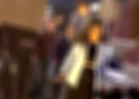 لباس نامناسب خانم بازیگر در  رستوران ! / او را بیرون انداختند ! + عکس