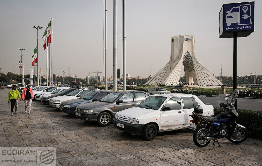 تکلیف واردات خودرو از جانبازان در یک ماه مشخص شود.