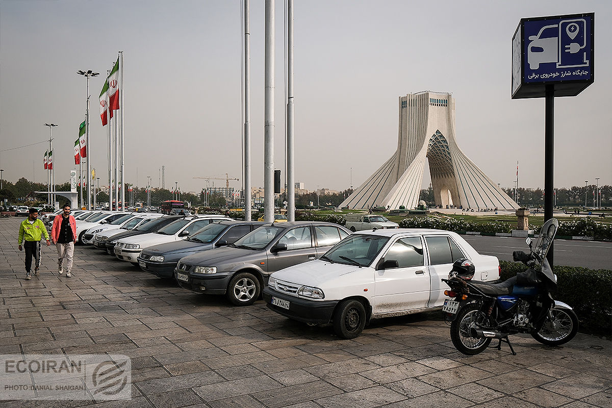 تکلیف واردات خودرو از جانبازان در یک ماه مشخص شود.