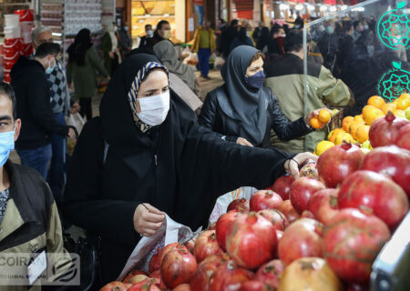 خرما در فروشگاه های میادین تهران 15 درصد زیر قیمت است