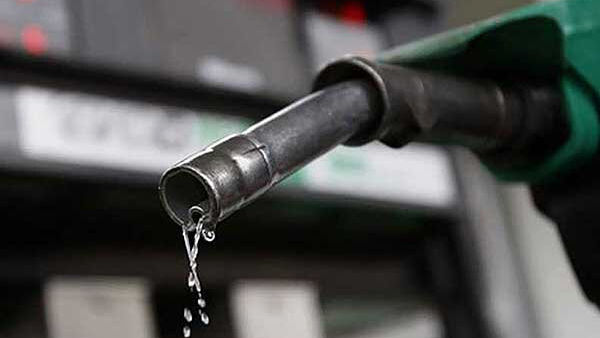 میانگین توزیع روزانه بنزین در ایام نوروز به 150 میلیون لیتر می رسد