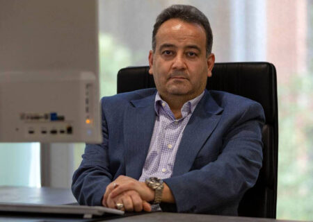 بازار ارز تجاری قدرت خود را باقی می ماند