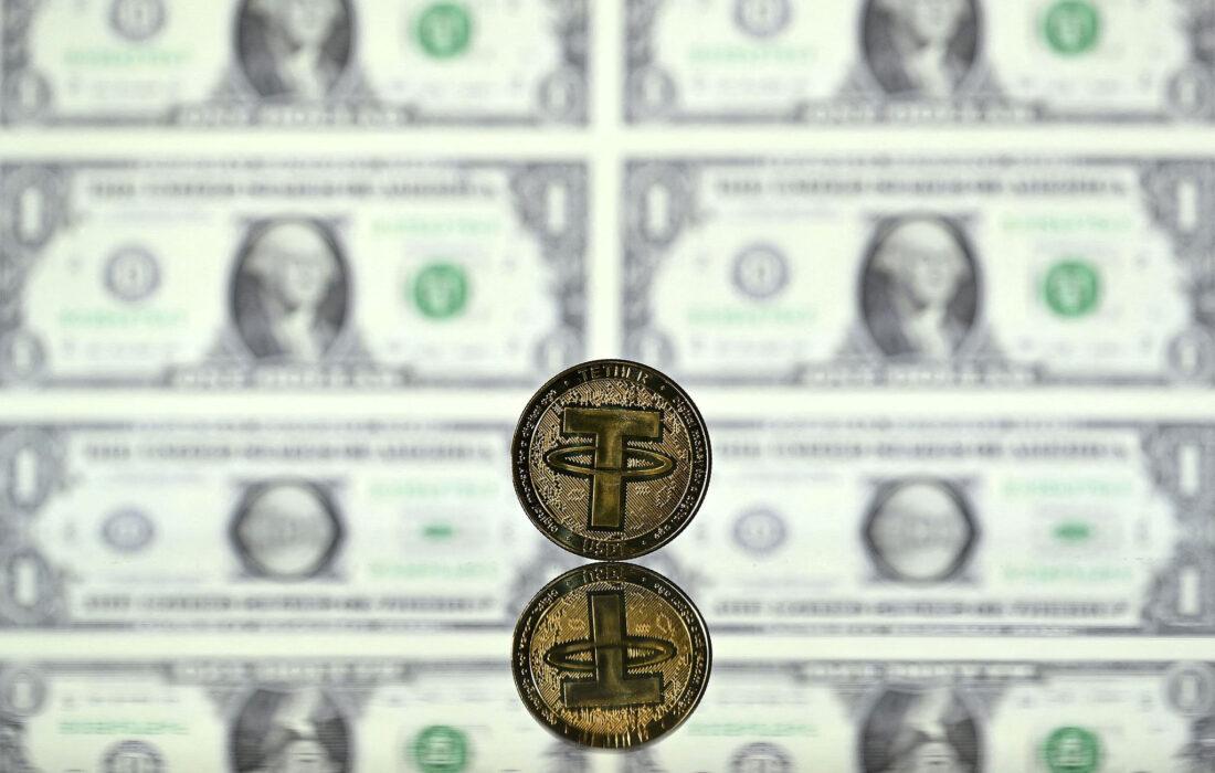 اثر جانشینی دلار را پایین کشید؛ بازار سهام و ارز در دو جهت مخالف