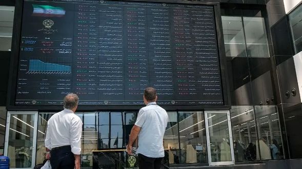 اقدامات رد و بدل شد. بانک مرکزی با تکلیف 1 وارد میدان شد