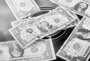 رقص بازار ارز بر تیغ اخبار ژئوپلیتیک؛ قیمت دلار در انتظار یک سیگنال جدید