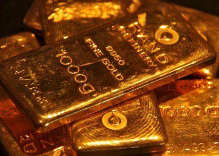 طلای جهانی در نزدیکی پایین‌ترین سطح؛ دلار و اوراق قرضه آمریکا تقویت شدند